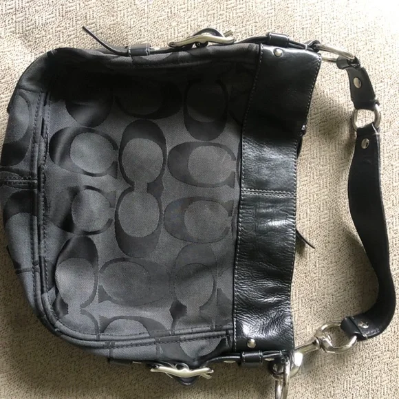 Coach hobo purse - Picture 4 of 9